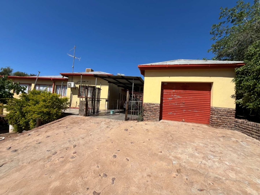 4 Bedroom Property for Sale in Keimoes Northern Cape